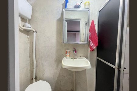 Casa à venda com 185m², 3 quartos e 4 vagas Casa à venda com 185m², 3 quartos e 4 vagasBanheiro social