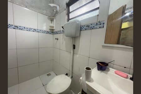 Casa à venda com 185m², 3 quartos e 4 vagas Casa à venda com 185m², 3 quartos e 4 vagasBanheiro social 2