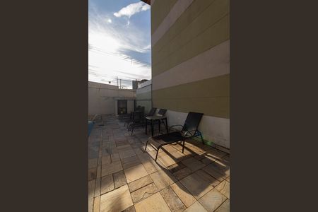 Casa de condomínio para alugar com 78m², 2 quartos e 2 vagas Casa de condomínio para alugar com 78m², 2 quartos e 2 vagasÁrea Comum - Piscina