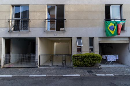 Casa de condomínio para alugar com 78m², 2 quartos e 2 vagas Casa de condomínio para alugar com 78m², 2 quartos e 2 vagasFachada Interna