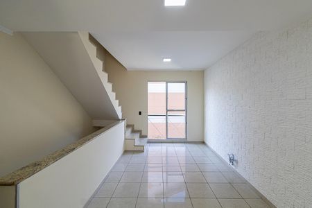 Casa de Condomínio para alugar com 2 quartos, 78m² em Vila Talarico, São Paulo