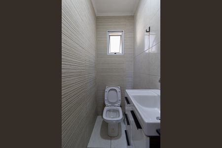 Lavabo de casa de condomínio para alugar com 2 quartos, 78m² em Vila Talarico, São Paulo