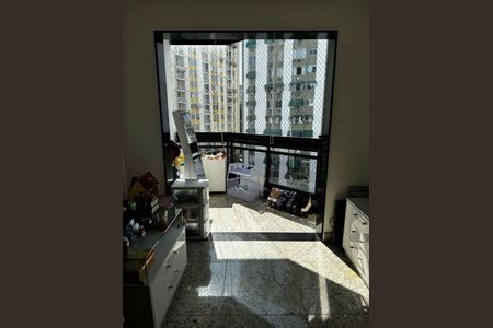 Apartamento à venda com 242m², 4 quartos e 2 vagas