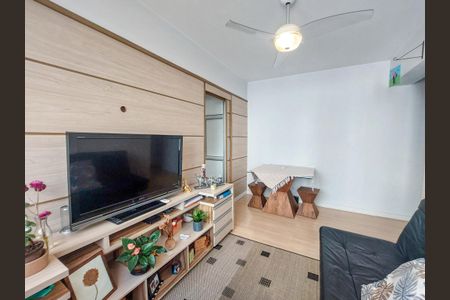 Apartamento à venda com 45m², 1 quarto e 1 vaga Apartamento à venda com 45m², 1 quarto e 1 vagaSala