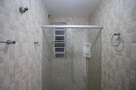 Banheiro de apartamento para alugar com 1 quarto, 49m² em Vila Jardim, Porto Alegre