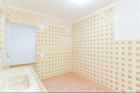 Cozinha de casa para alugar com 1 quarto, 45m² em Jardim Terezopolis, Guarulhos