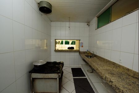 Cozinha de apartamento para alugar com 1 quarto, 650m² em Jardim Riacho das Pedras, Contagem