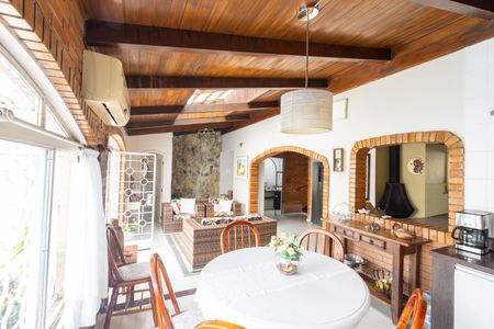 Cozinha de casa à venda com 4 quartos, 180m² em Tristeza, Porto Alegre