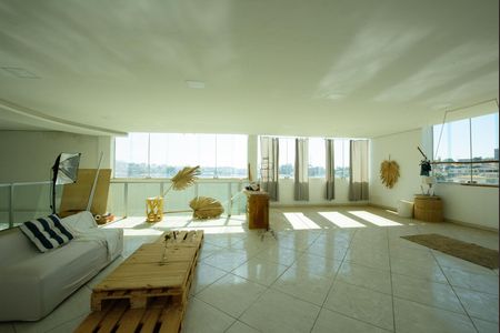 Apartamento à venda com 580m², 1 quarto e sem vaga Apartamento à venda com 580m², 1 quarto e sem vagaSala 2