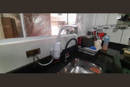 Casa à venda com 4 quartos, 74m² em Padroeira, Osasco