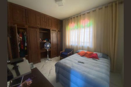 Casa à venda com 250m², 4 quartos e 2 vagas