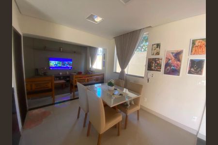 Casa à venda com 4 quartos, 250m² em Centro, Betim
