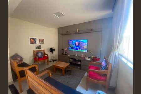 Casa à venda com 4 quartos, 250m² em Centro, Betim