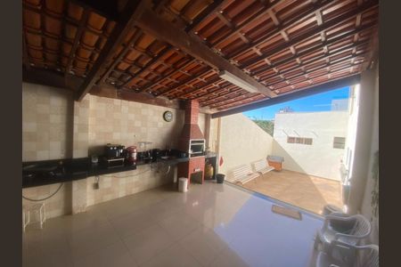 Casa à venda com 250m², 4 quartos e 2 vagas