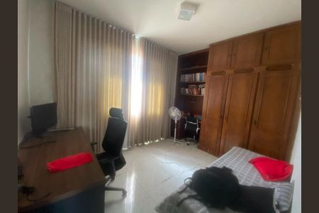 Casa à venda com 4 quartos, 250m² em Centro, Betim