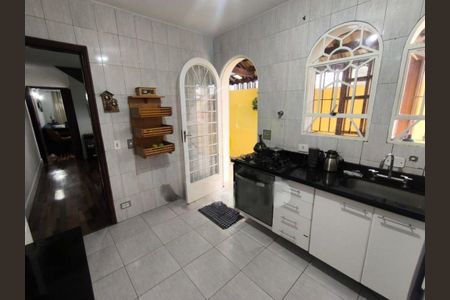 Casa à venda com 3 quartos, 170m² em Vila Marari, São Paulo