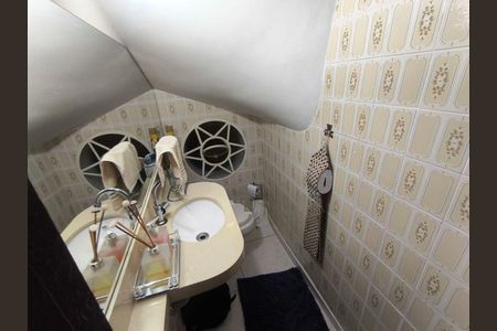Casa à venda com 170m², 3 quartos e 2 vagas