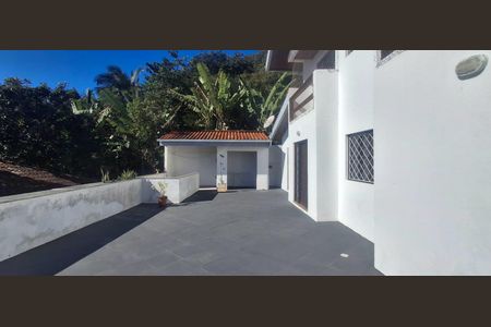Casa de condomínio para alugar com 224m², 5 quartos e 5 vagas Casa de condomínio para alugar com 224m², 5 quartos e 5 vagasÁrea externa