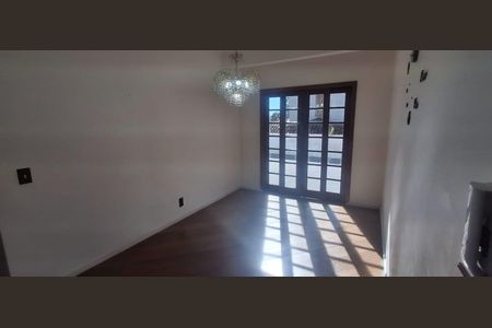 Casa de condomínio para alugar com 224m², 5 quartos e 5 vagas Casa de condomínio para alugar com 224m², 5 quartos e 5 vagasSuíte