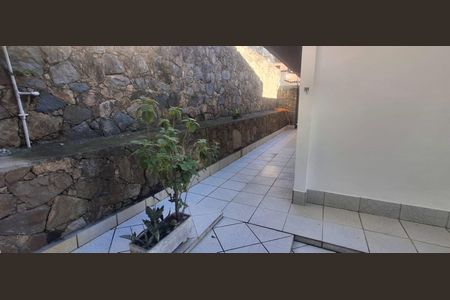 Casa de condomínio para alugar com 224m², 5 quartos e 5 vagas Casa de condomínio para alugar com 224m², 5 quartos e 5 vagasÁrea externa