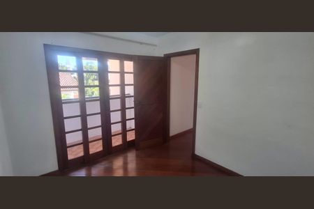 Casa de condomínio para alugar com 224m², 5 quartos e 5 vagas Casa de condomínio para alugar com 224m², 5 quartos e 5 vagasQuarto de serviço