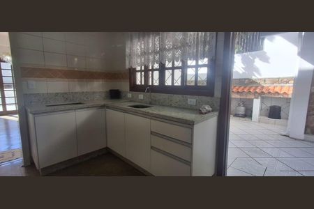 Casa de condomínio para alugar com 224m², 5 quartos e 5 vagas Casa de condomínio para alugar com 224m², 5 quartos e 5 vagasCozinha