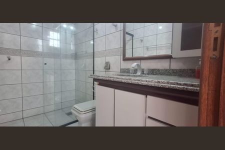 Casa de condomínio para alugar com 224m², 5 quartos e 5 vagas Casa de condomínio para alugar com 224m², 5 quartos e 5 vagasBanheiro da Suíte 2