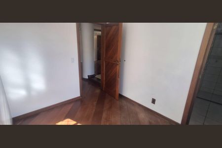 Casa de condomínio para alugar com 224m², 5 quartos e 5 vagas Casa de condomínio para alugar com 224m², 5 quartos e 5 vagasSuíte