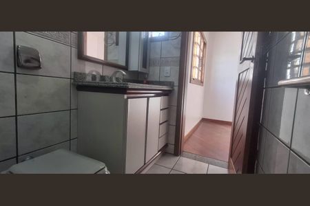 Casa de condomínio para alugar com 224m², 5 quartos e 5 vagas Casa de condomínio para alugar com 224m², 5 quartos e 5 vagasBanheiro da suíte 2