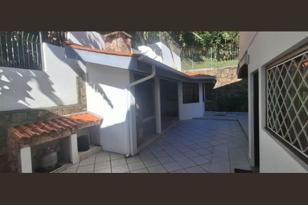 Casa de condomínio para alugar com 224m², 5 quartos e 5 vagas Casa de condomínio para alugar com 224m², 5 quartos e 5 vagasÁrea externa