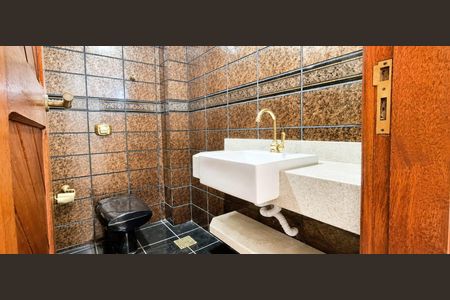 Casa de condomínio para alugar com 224m², 5 quartos e 5 vagas Casa de condomínio para alugar com 224m², 5 quartos e 5 vagasLavabo