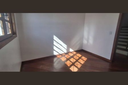 Casa de condomínio para alugar com 224m², 5 quartos e 5 vagas Casa de condomínio para alugar com 224m², 5 quartos e 5 vagasSuíte