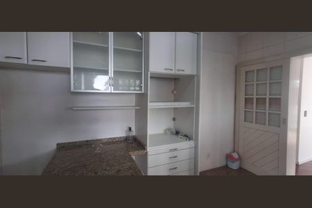 Casa de condomínio para alugar com 224m², 5 quartos e 5 vagas Casa de condomínio para alugar com 224m², 5 quartos e 5 vagasCozinha