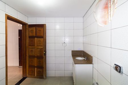 Banheiro 2 de casa para alugar com 2 quartos, 117m² em Vila Ema, São Paulo