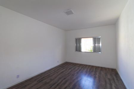 Casa para alugar com 117m², 2 quartos e 2 vagas Casa para alugar com 117m², 2 quartos e 2 vagasQuarto 1