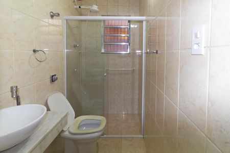 Casa para alugar com 117m², 2 quartos e 2 vagas Casa para alugar com 117m², 2 quartos e 2 vagasBanheiro da Suíte