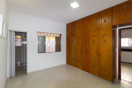 Casa para alugar com 117m², 2 quartos e 2 vagas Casa para alugar com 117m², 2 quartos e 2 vagasQuarto 2 - Suíte