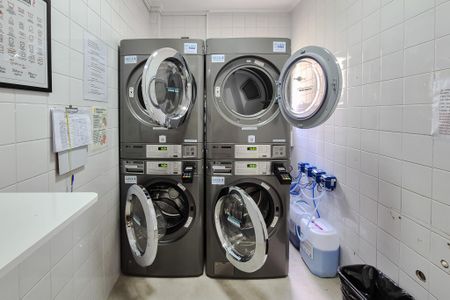 Apartamento à venda com 68m², 3 quartos e 1 vaga Apartamento à venda com 68m², 3 quartos e 1 vagaLavanderia