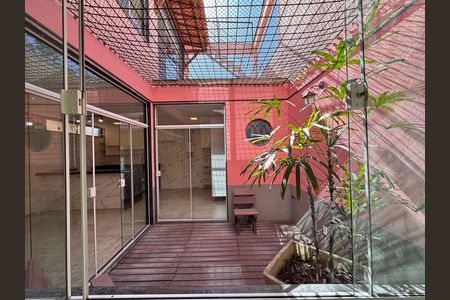 Casa de condomínio para alugar com 74m², 2 quartos e 1 vaga Casa de condomínio para alugar com 74m², 2 quartos e 1 vagaSala - Jardim de Inverno