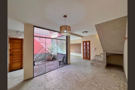 Casa de condomínio para alugar com 74m², 2 quartos e 1 vaga Casa de condomínio para alugar com 74m², 2 quartos e 1 vagaSala