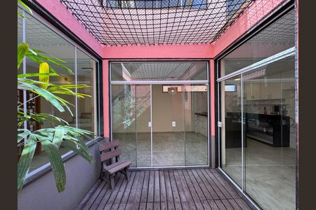 Casa de condomínio para alugar com 74m², 2 quartos e 1 vaga Casa de condomínio para alugar com 74m², 2 quartos e 1 vagaSala - Jardim de Inverno