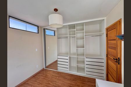 Casa de condomínio para alugar com 74m², 2 quartos e 1 vaga Casa de condomínio para alugar com 74m², 2 quartos e 1 vagaSuíte