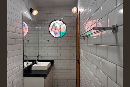 Casa de condomínio para alugar com 74m², 2 quartos e 1 vaga Casa de condomínio para alugar com 74m², 2 quartos e 1 vagaBanheiro Social