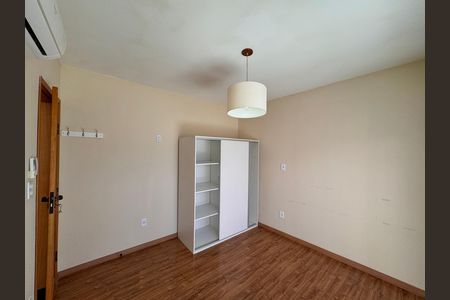Quarto de casa de condomínio para alugar com 2 quartos, 74m² em Recreio dos Bandeirantes, Rio de Janeiro