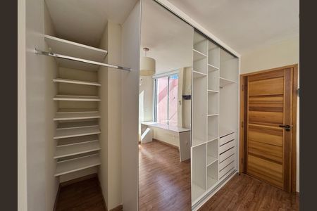 Casa de condomínio para alugar com 74m², 2 quartos e 1 vaga Casa de condomínio para alugar com 74m², 2 quartos e 1 vagaSuíte
