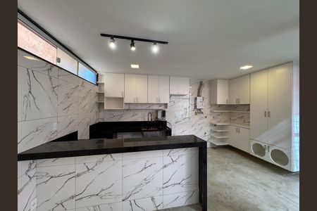 Cozinha de casa de condomínio para alugar com 2 quartos, 74m² em Recreio dos Bandeirantes, Rio de Janeiro