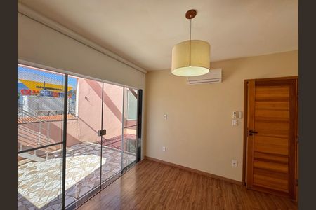 Casa de condomínio para alugar com 74m², 2 quartos e 1 vaga Casa de condomínio para alugar com 74m², 2 quartos e 1 vagaQuarto