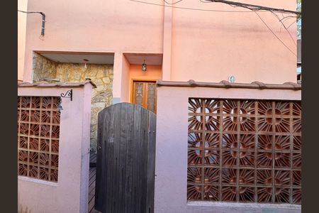 Casa de condomínio para alugar com 74m², 2 quartos e 1 vaga Casa de condomínio para alugar com 74m², 2 quartos e 1 vagaFachada