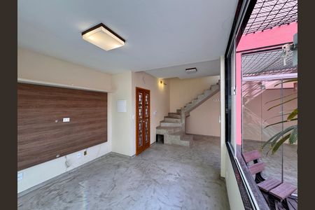 Casa de condomínio para alugar com 74m², 2 quartos e 1 vaga Casa de condomínio para alugar com 74m², 2 quartos e 1 vagaSala