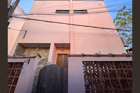 Casa de condomínio para alugar com 74m², 2 quartos e 1 vaga Casa de condomínio para alugar com 74m², 2 quartos e 1 vagaFachada